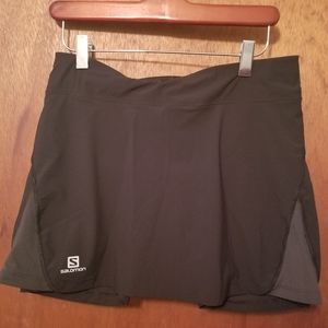 Salomon black skort sz S